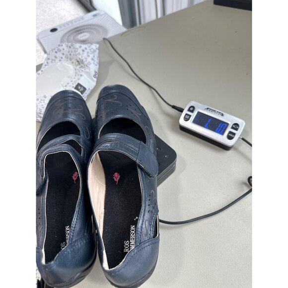 Ros Hommerson Mary Jane Shoes Size 8 Navy Perforated Leather Hook Loop Strap - Picture 8 of 8